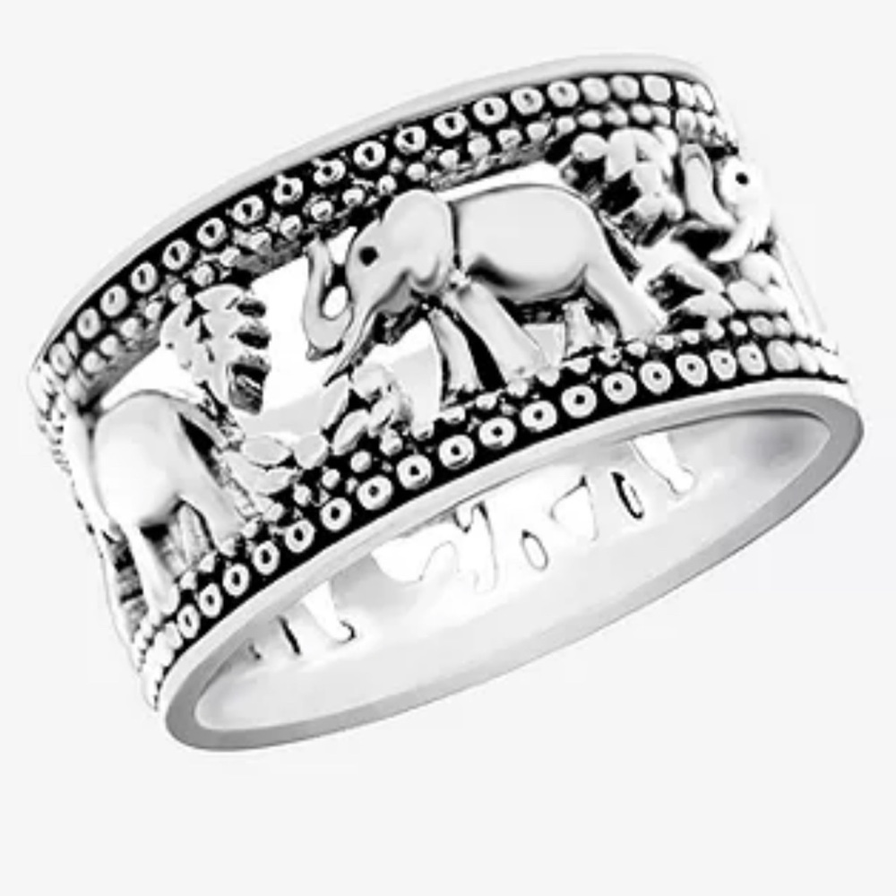 Silver Elephant Ring - Size 9 - Silver - like new! By Sparkle Allure